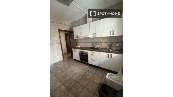 Pokój we wspólnym mieszkaniu w Maladze