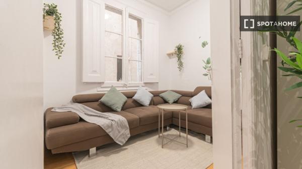 Habitación en piso compartido en barcelona.