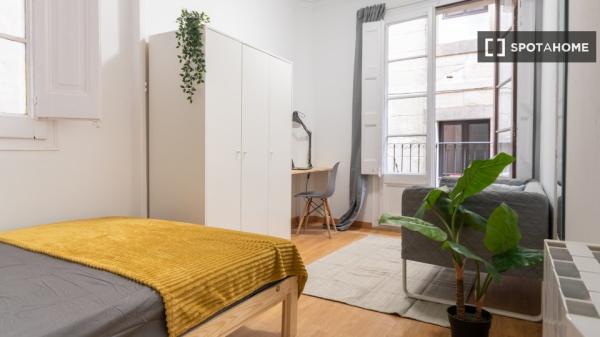 Habitación en piso compartido en barcelona.