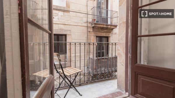 Habitación en piso compartido en barcelona.