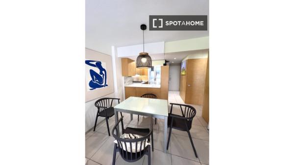 Piso de 2 habitaciones en alquiler en El Campello, Alicante