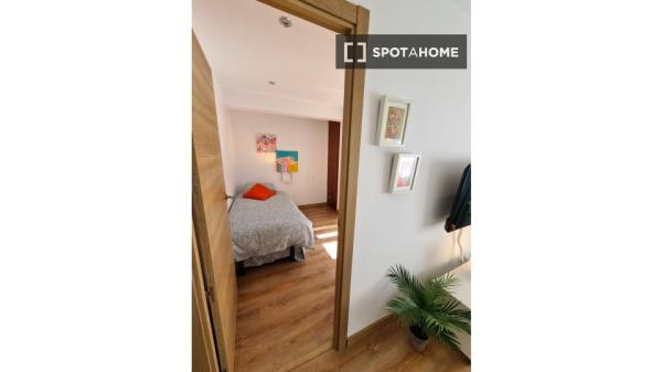 Room in shared apartment in Santander