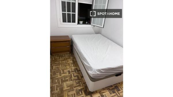 Chambre en colocation à louer à Porta, Barcelone