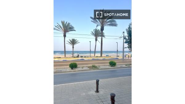 Piso de 2 habitaciones en alquiler en El Campello, Alicante