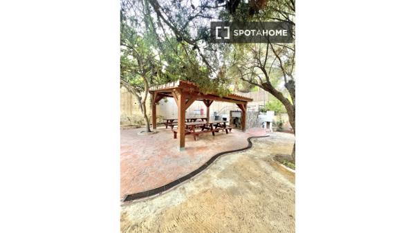 Piso de 2 habitaciones en alquiler en El Campello, Alicante