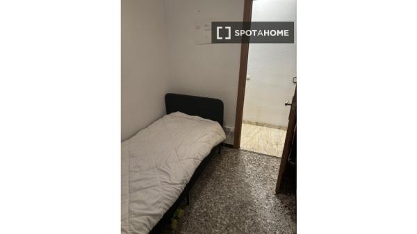Pokój we wspólnym mieszkaniu w Rubí