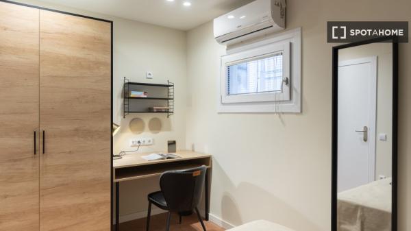 Estudio en alquiler en El Poble Sec, Barcelona