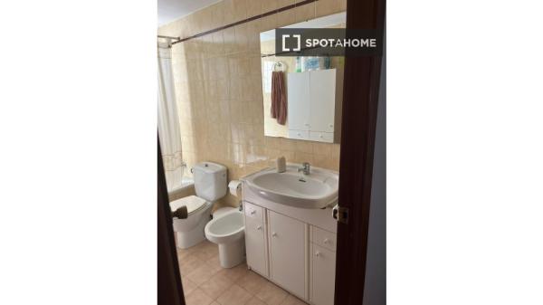 Room in shared apartment in València