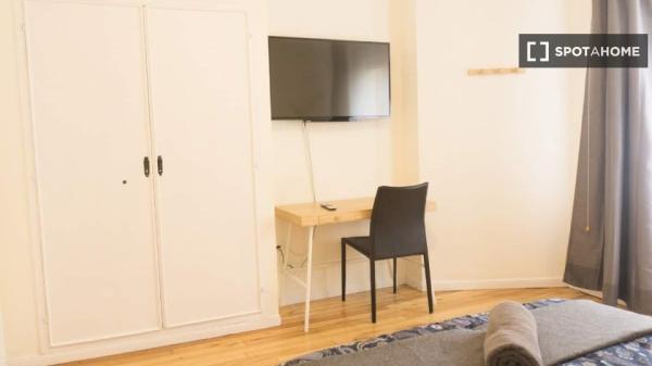 Room in shared apartment in Donostia / San Sebastián