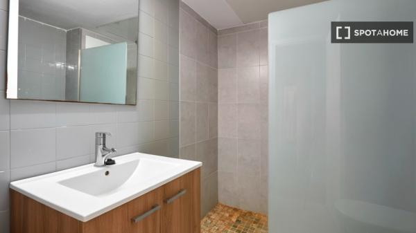 Apartamento de 3 habitaciones en alquiler en Pedralbes, Barcelona.