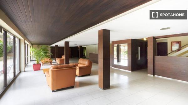 Apartamento de 3 habitaciones en alquiler en Pedralbes, Barcelona.