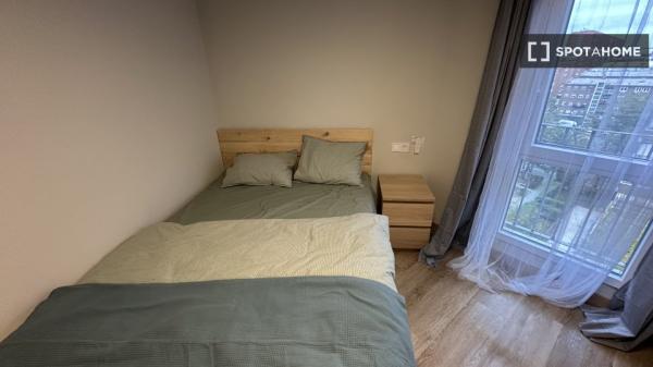 Habitación en piso compartido en madrid.