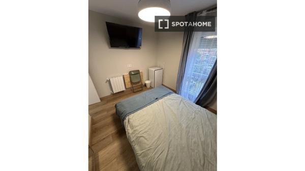 Habitación en piso compartido en madrid.