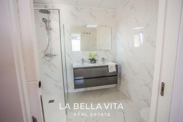 Villa en Los Montesinos