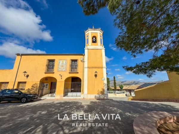 Villa en Hondón de las Nieves