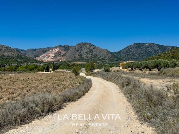 Villa en Hondón de las Nieves