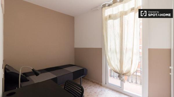Habitación en piso compartido en alquiler en Barcelona.