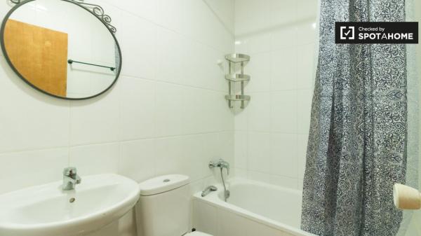 Habitación en piso compartido en alquiler en Barcelona.