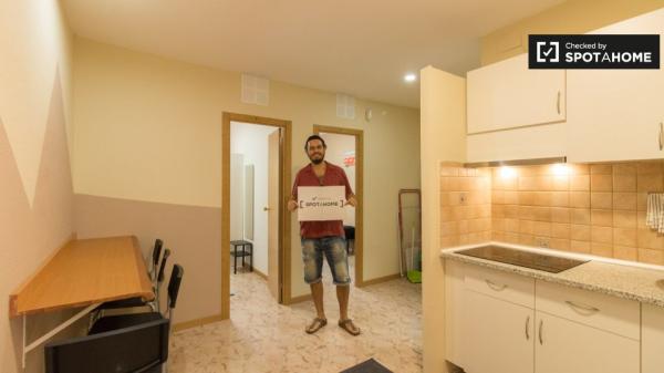 Habitación en piso compartido en alquiler en Barcelona.