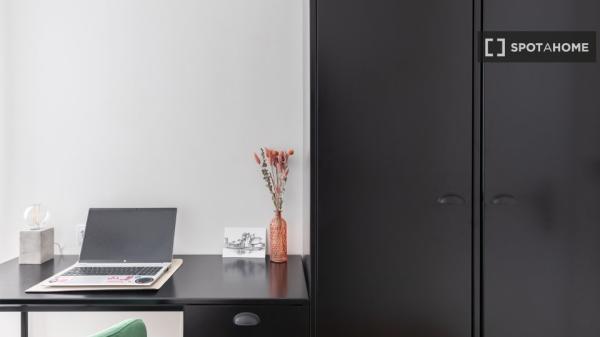 Pokój w mieszkaniu współdzielonym do wynajęcia w Indautxu, Bilbao