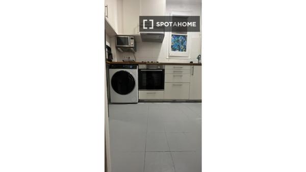 Room in 4-bedroom apartment, La Nova Eixample, Barcelona