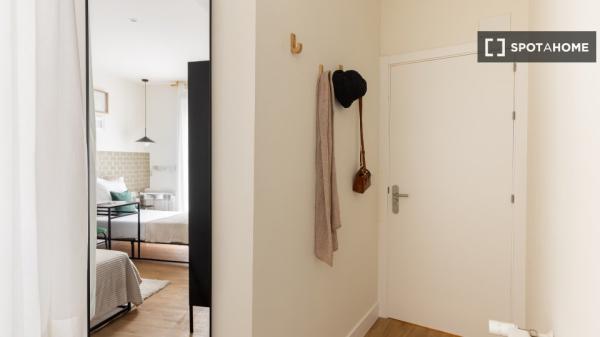 Habitación en piso compartido en alquiler en Indautxu, Bilbao.