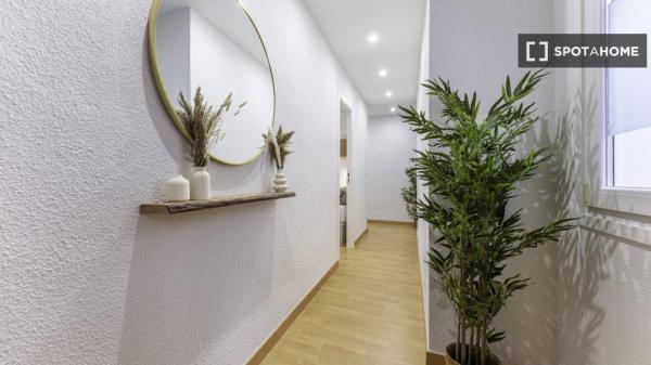 Habitación en piso compartido de 4 habitaciones en Alicante