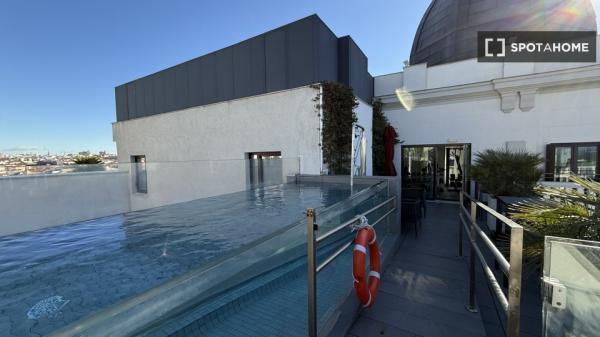 Apartamento de 2 dormitorios en alquiler en Palacio, Madrid