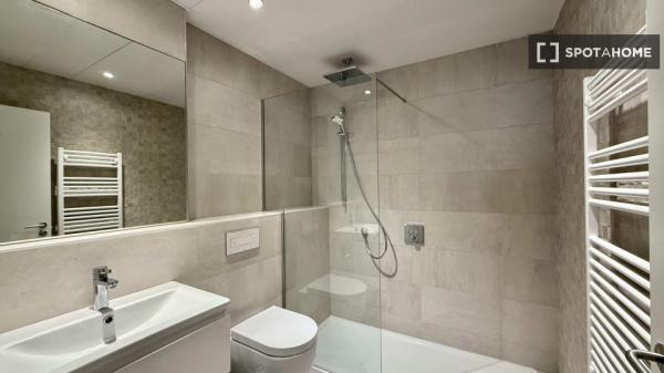Apartamento de 2 dormitorios en alquiler en Palacio, Madrid