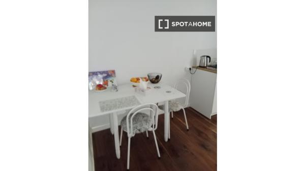 Habitación en piso compartido en La Gran Vía, Valencia