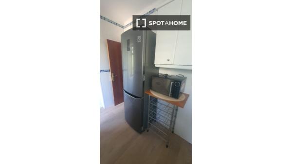 Habitación en piso compartido de 3 habitaciones, El Masnou, Barcelona