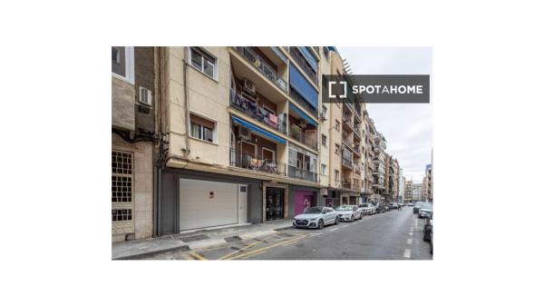 Shared room for rent in Camino de Ronda, Granada