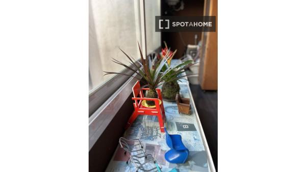 Pokój we wspólnym mieszkaniu w Barcelonie