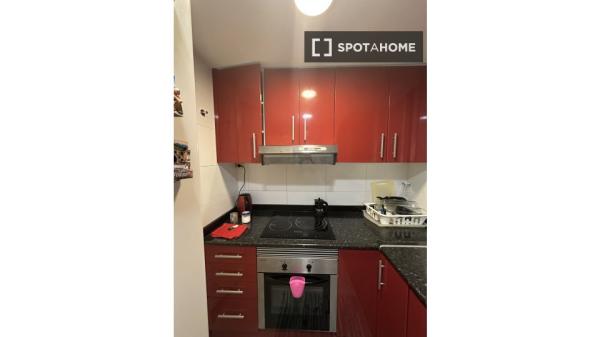 Habitación en piso compartido en barcelona.