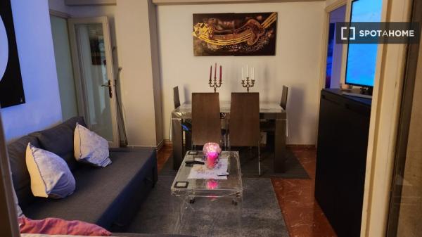 Pokój we wspólnym mieszkaniu w Barcelonie