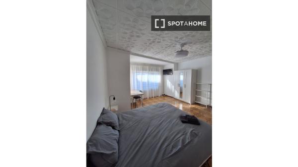 Appartement de 5 chambres à louer à Alberic, Valence