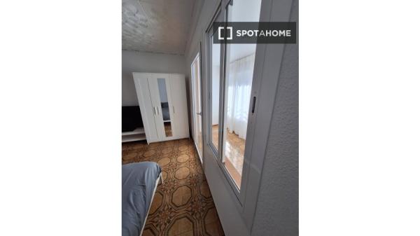 Appartement de 5 chambres à louer à Alberic, Valence