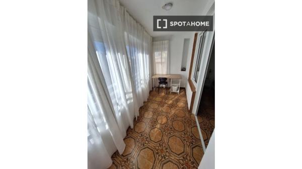 Appartement de 5 chambres à louer à Alberic, Valence