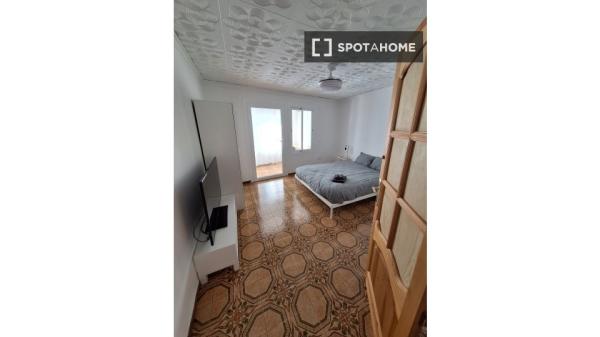 Appartement de 5 chambres à louer à Alberic, Valence