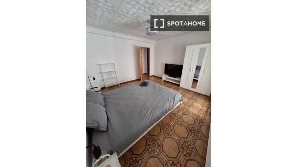 Appartement de 5 chambres à louer à Alberic, Valence