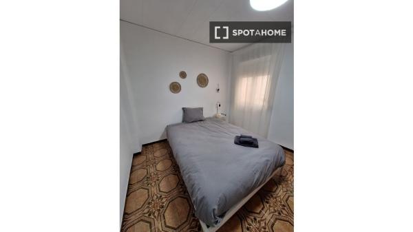 Appartement de 5 chambres à louer à Alberic, Valence