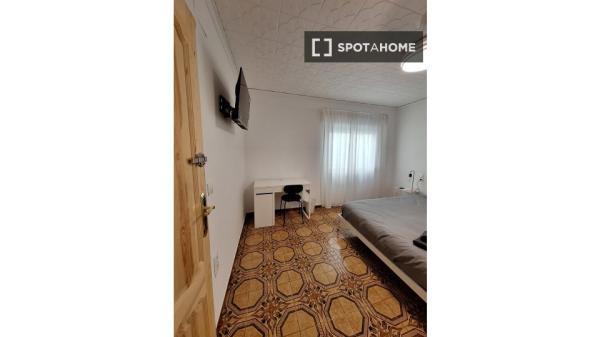 Appartement de 5 chambres à louer à Alberic, Valence