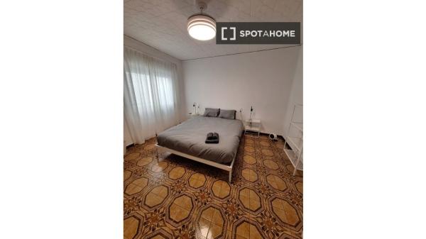 Appartement de 5 chambres à louer à Alberic, Valence