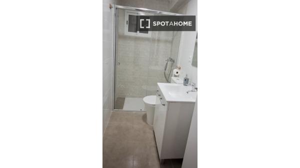 Appartement de 5 chambres à louer à Alberic, Valence