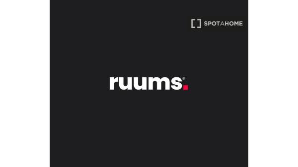 Habitación en piso compartido en madrid.