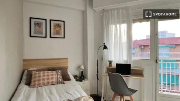 Habitación en piso compartido en Alacant