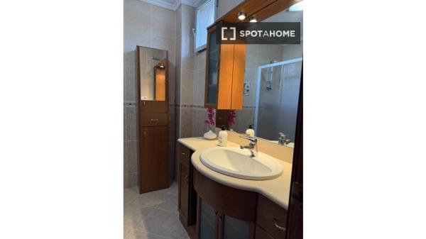 Room in shared apartment in Málaga