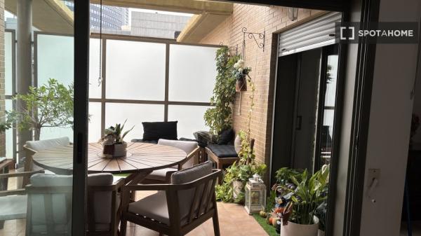 Se alquila habitación en Penya-Roja, Valencia.