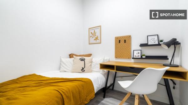 Habitación en piso compartido en alquiler en Embajadores, Madrid
