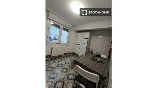 Room in shared 3-bedroom flat for rent in Zorrotza, Bilbao